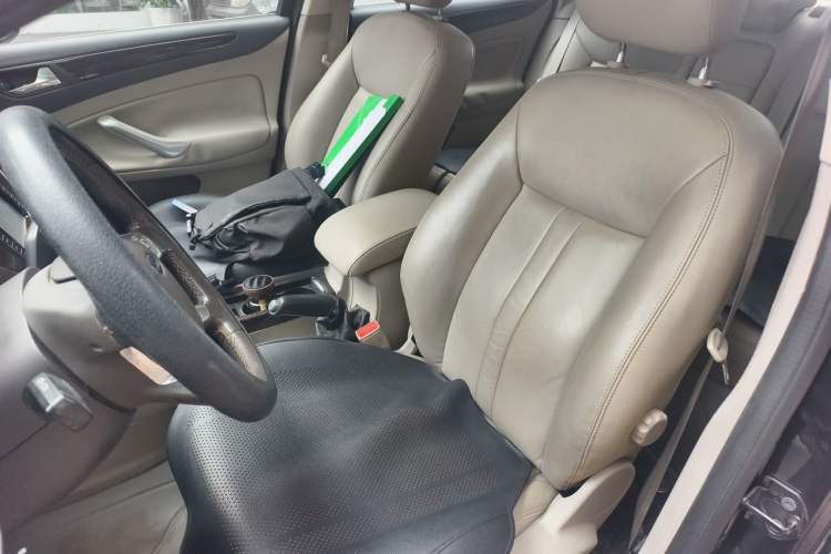 Used Ford Mondeo 2011 2.0L GTDi 200 Fashion Edition Left Front Seat