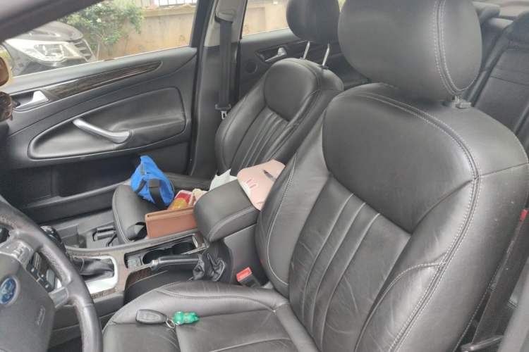 Used Ford Mondeo 2011 2.0L GTDi 200 Luxury Edition Left Front Seat
