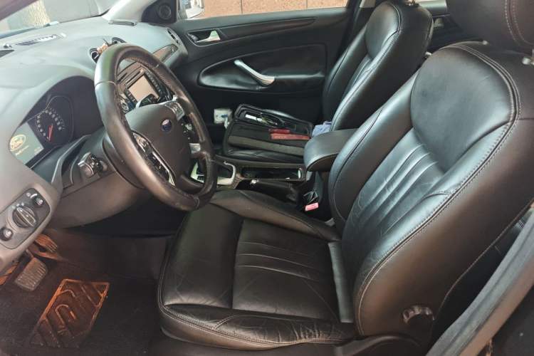 Used Ford Mondeo 2011 2.0L GTDi 200 Luxury Edition Left Front Seat