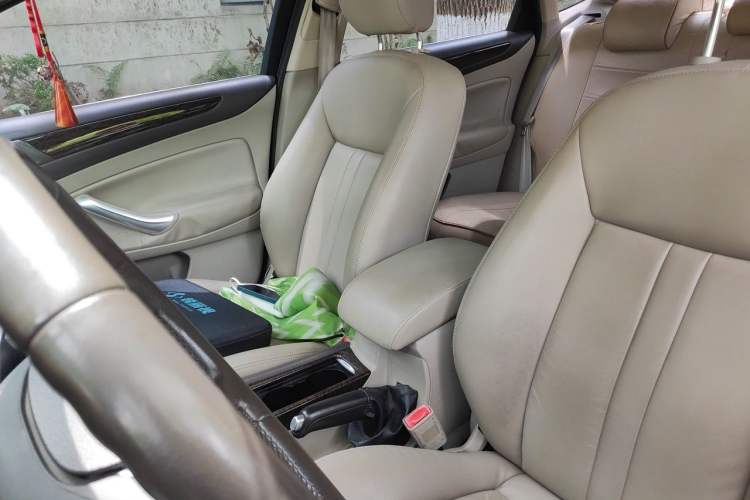 Used Ford Mondeo 2011 2.0L GTDi 200 Fashion Edition Left Front Seat
