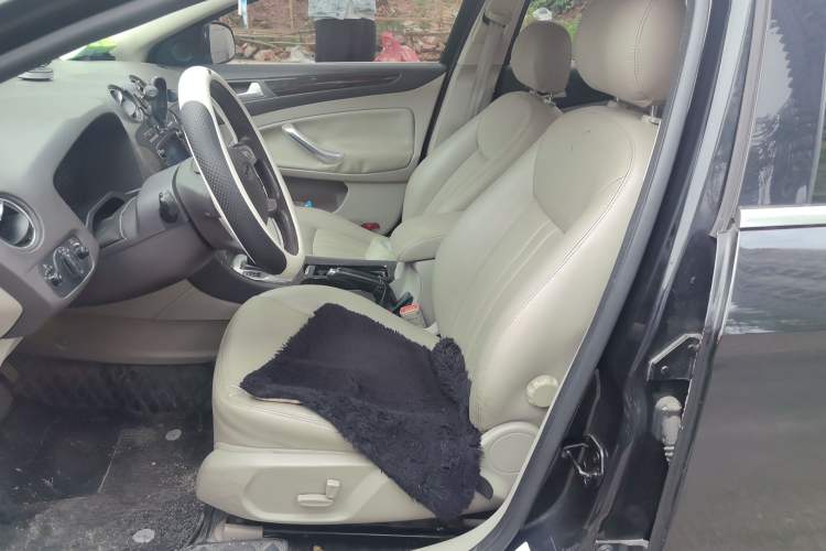 Used Ford Mondeo 2011 2.0L GTDi 200 Fashion Edition Left Front Seat