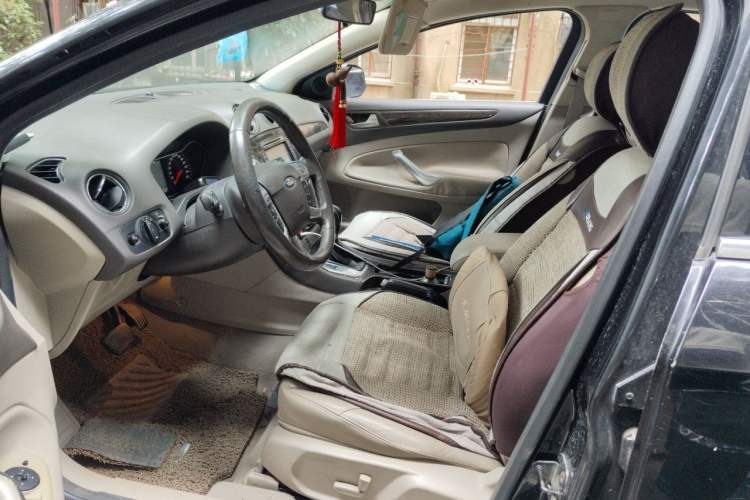 Used Ford Mondeo 2011 2.0L GTDi 200 Luxury Edition Left Front Seat