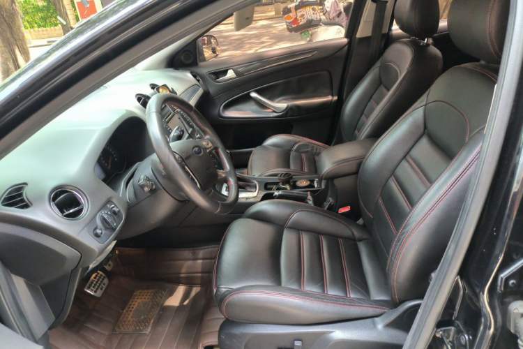 Used Ford Mondeo 2011 2.0L GTDi240 Ultimate Edition Left Front Seat