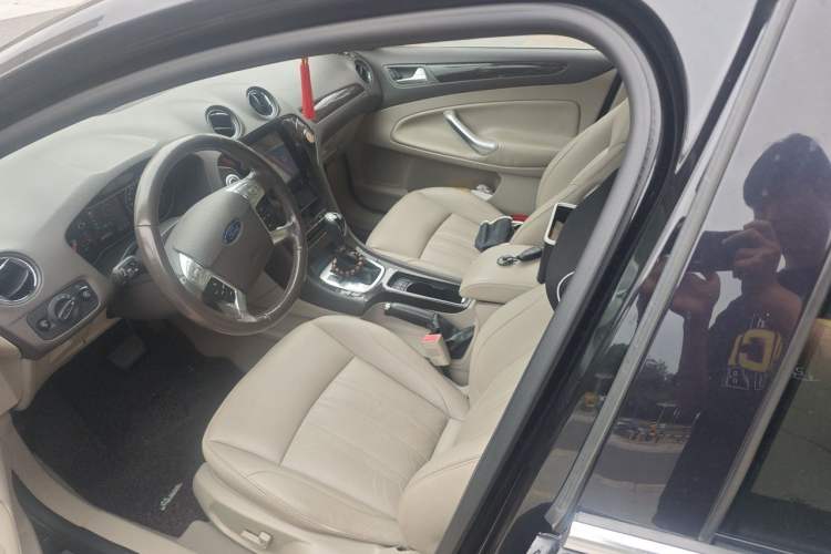 Used Ford Mondeo 2011 2.0L GTDi240 Ultimate Edition Left Front Seat