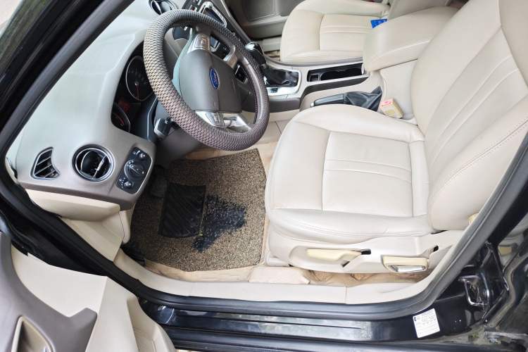Used Ford Mondeo 2011 2.3L Fashion Edition Left Front Seat