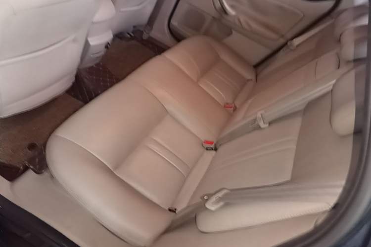 Used Ford Mondeo 2011 2.0L GTDi 200 Fashion Edition Left Rear Seat