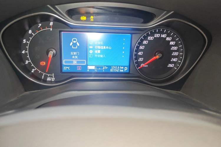 Used Ford Mondeo 2011 2.0L GTDi 200 Fashion Edition Odometer Close Up