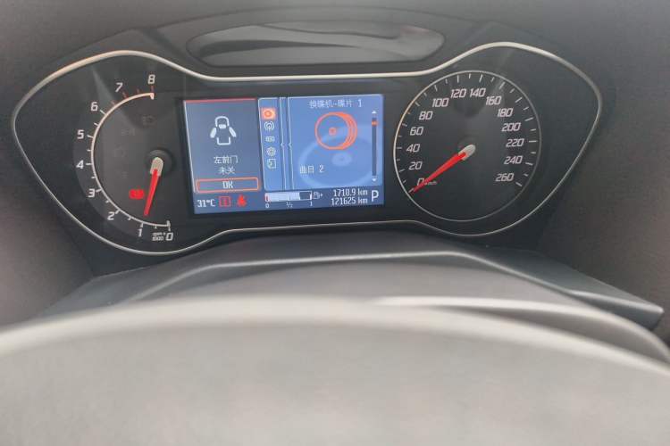 Used Ford Mondeo 2011 2.0L GTDi 200 Fashion Edition Odometer Close Up