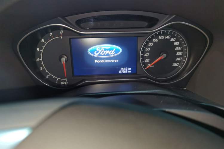 Used Ford Mondeo 2011 2.0L GTDi 200 Fashion Edition Odometer Close Up