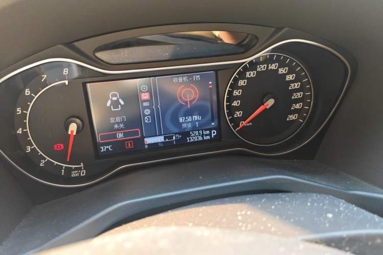 Used Ford Mondeo 2011 2.0L GTDi 200 Fashion Edition Odometer Close Up
