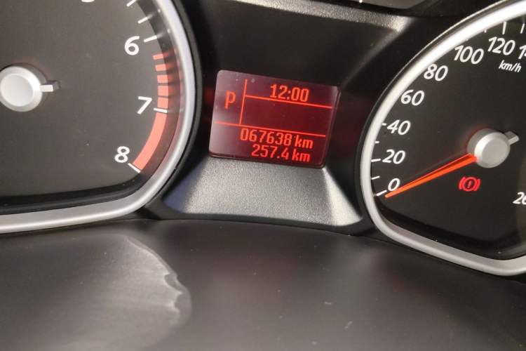 Used Ford Mondeo 2011 2.3L Fashion Edition Odometer Close Up