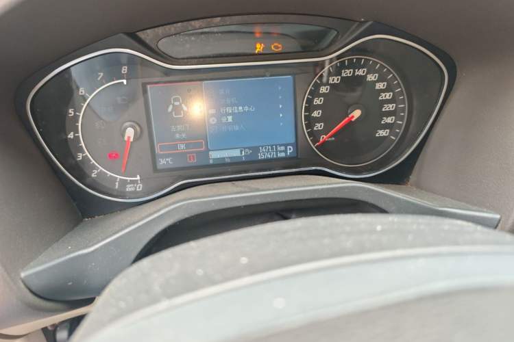 Used Ford Mondeo 2011 2.3L Luxury Model Odometer Close Up