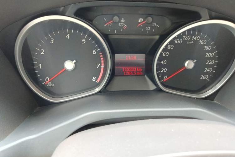 Used Ford Mondeo 2011 2.3L Fashion Edition Odometer Close Up