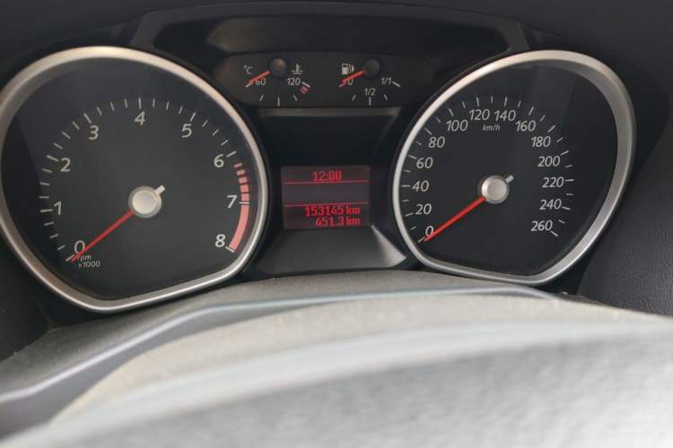 Used Ford Mondeo 2011 2.3L Fashion Edition Odometer Close Up