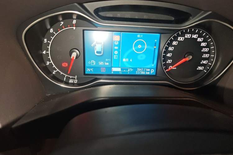 Used Ford Mondeo 2011 2.0L GTDi 200 Fashion Edition Odometer Close Up