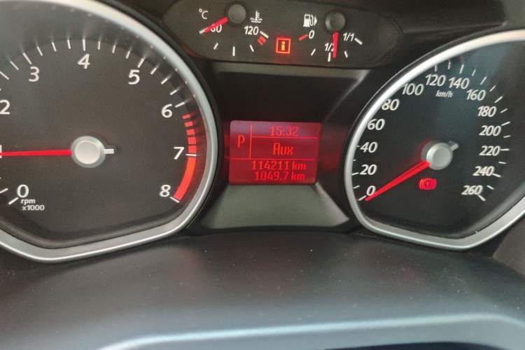 Used Ford Mondeo 2011 2.3L Luxury Model Odometer Close Up