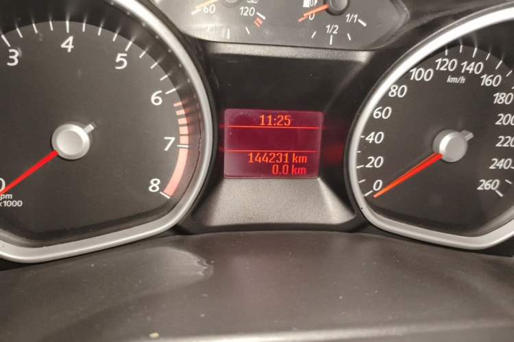 Used Ford Mondeo 2011 2.3L Fashion Edition Odometer Close Up