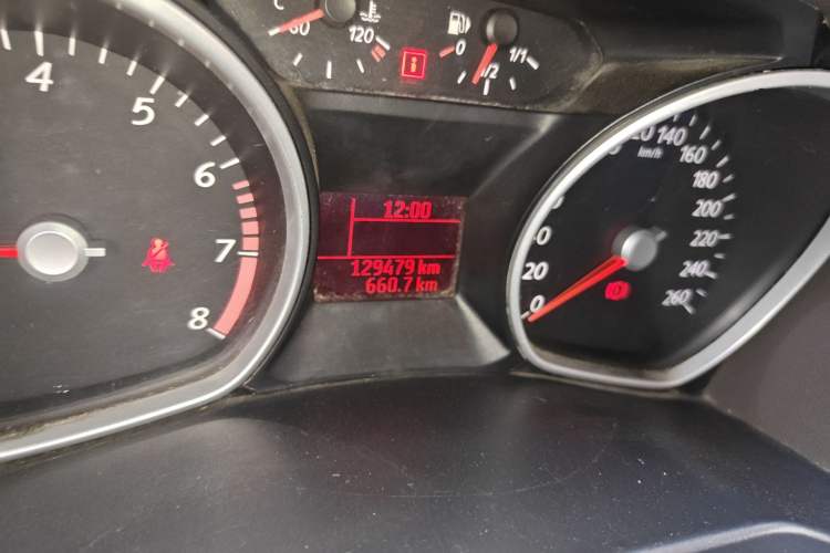 Used Ford Mondeo 2011 2.3L Fashion Edition Odometer Close Up