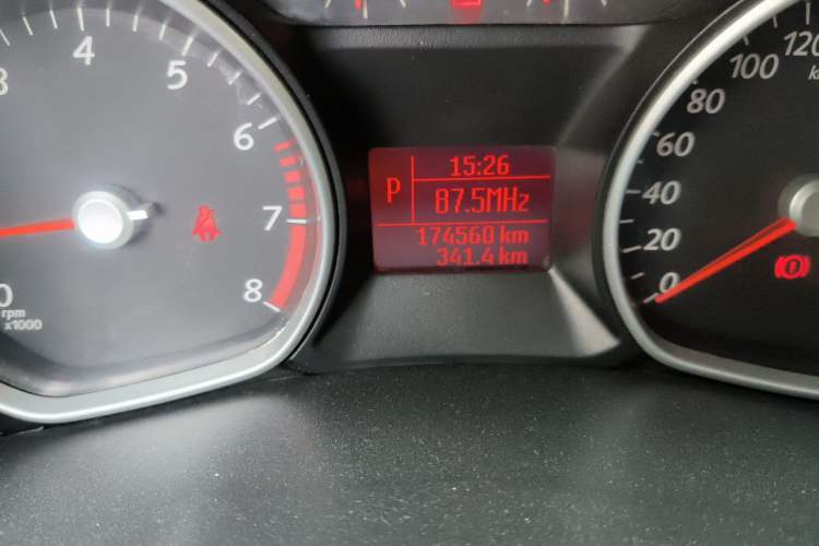 Used Ford Mondeo 2011 2.3L Fashion Edition Odometer Close Up