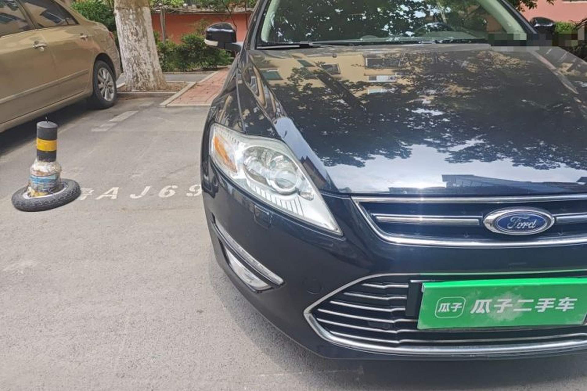 Used Ford Mondeo 2011 2.0L GTDi240 Ultimate Edition Right Front Headlight