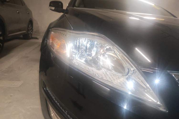 Used Ford Mondeo 2011 2.0L GTDi 200 Fashion Edition Right Front Headlight