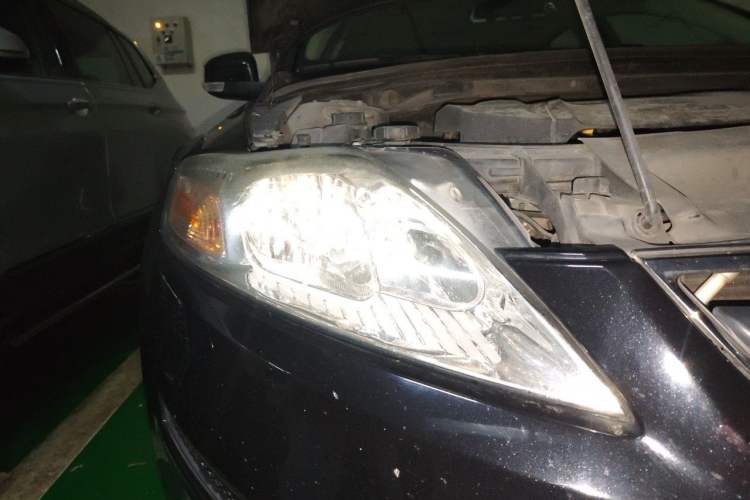 Used Ford Mondeo 2011 2.3L Fashion Edition Right Front Headlight