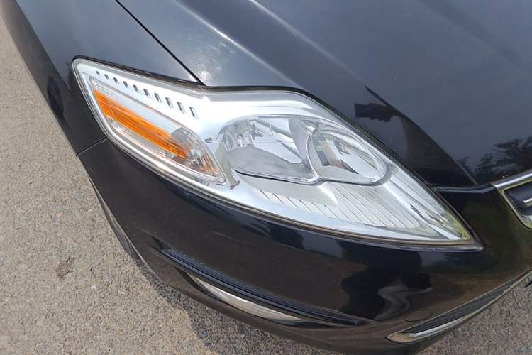 Used Ford Mondeo 2011 2.3L Fashion Edition Right Front Headlight