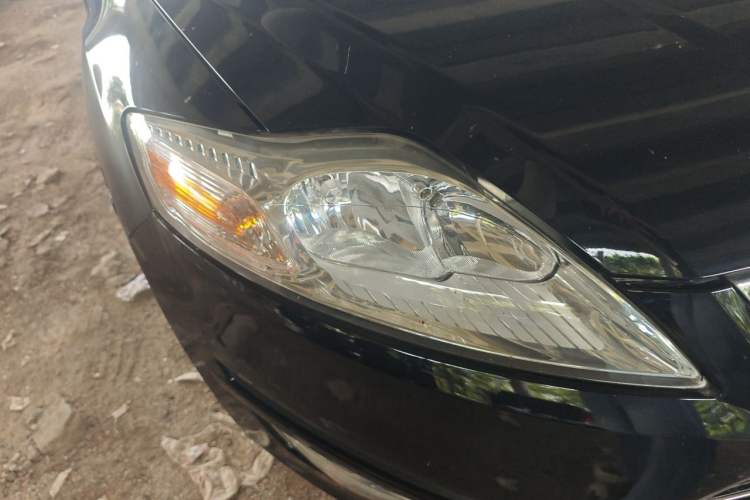Used Ford Mondeo 2011 2.3L Luxury Model Right Front Headlight
