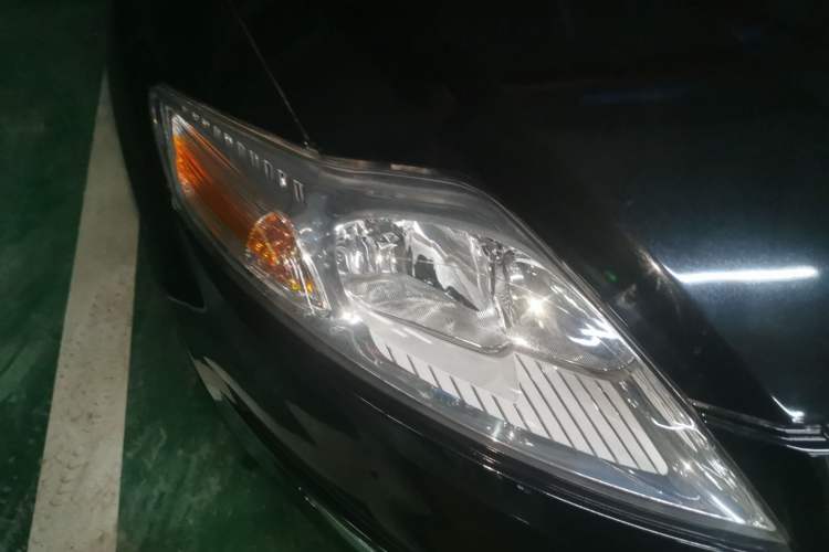 Used Ford Mondeo 2011 2.0L GTDi 200 Fashion Edition Right Front Headlight