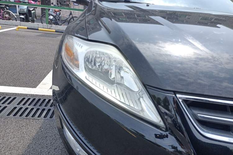 Used Ford Mondeo 2011 2.3L Fashion Edition Right Front Headlight
