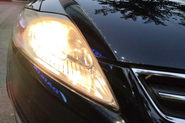 Used Ford Mondeo 2011 2.3L Fashion Edition Right Front Headlight