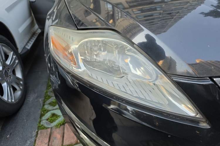 Used Ford Mondeo 2011 2.0L GTDi 200 Fashion Edition Right Front Headlight