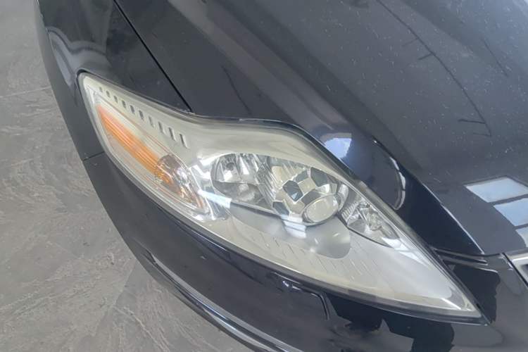 Used Ford Mondeo 2011 2.0L GTDi240 Luxury Sport Edition Right Front Headlight