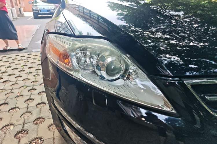 Used Ford Mondeo 2011 2.0L GTDi 200 Luxury Edition Right Front Headlight