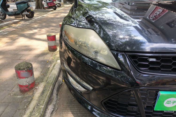 Used Ford Mondeo 2011 2.0L GTDi240 Ultimate Edition Right Front Headlight