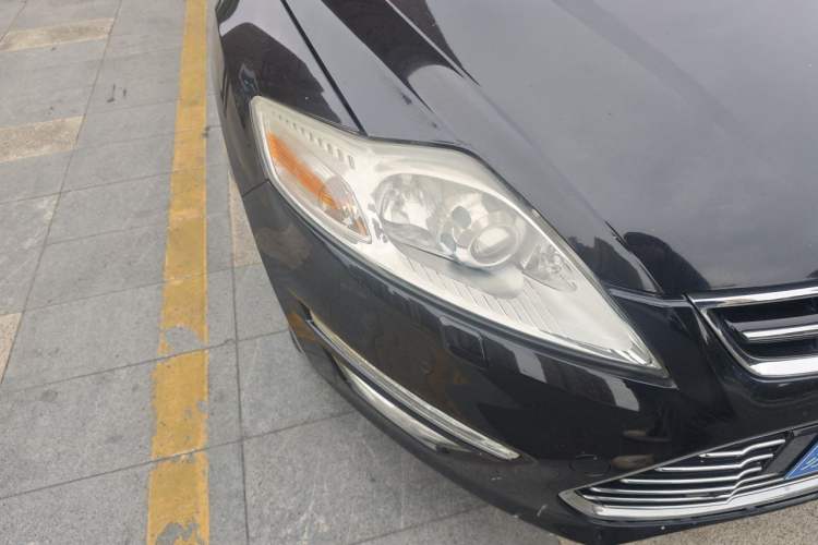 Used Ford Mondeo 2011 2.0L GTDi240 Ultimate Edition Right Front Headlight