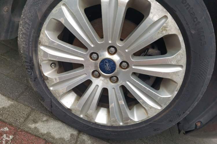 Used Ford Mondeo  Right Front Wheel Hub