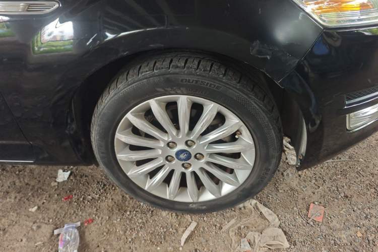 Used Ford Mondeo 2011 2.3L Luxury Model Right Front Wheel Hub