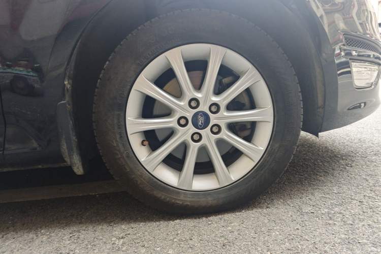Used Ford Mondeo 2011 2.3L Luxury Model Right Front Wheel Hub