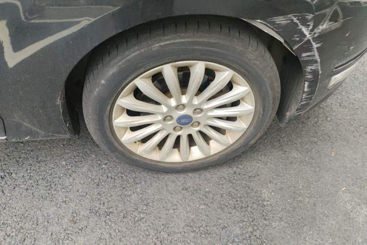 Used Ford Mondeo 2011 2.3L Luxury Model Right Front Wheel Hub