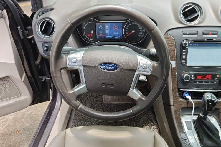Used Ford Mondeo 2011 2.0L GTDi 200 Fashion Edition Steering Wheel