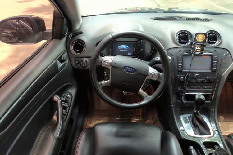 Used Ford Mondeo 2011 2.0L GTDi240 Ultimate Edition Steering Wheel