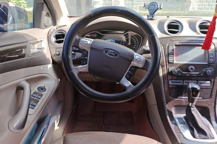 Used Ford Mondeo 2011 2.3L Luxury Model Steering Wheel