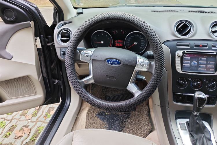 Used Ford Mondeo 2011 2.3L Fashion Edition Steering Wheel