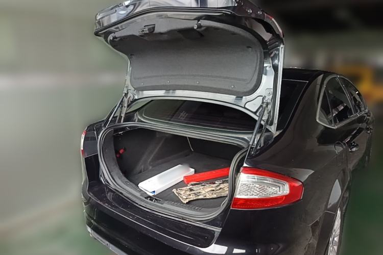 Used Ford Mondeo 2011 2.0L GTDi 200 Fashion Edition Trunk