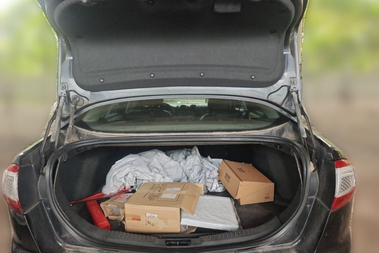 Used Ford Mondeo 2011 2.3L Luxury Model Trunk