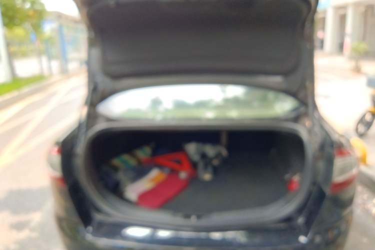 Used Ford Mondeo 2011 2.3L Fashion Edition Trunk