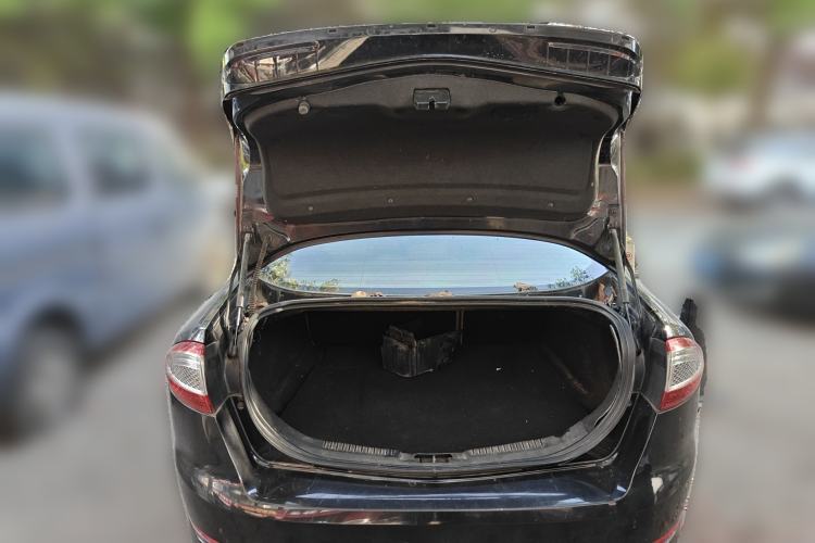 Used Ford Mondeo 2011 2.3L Fashion Edition Trunk