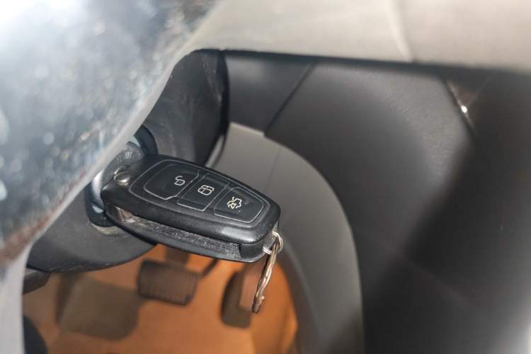 Used Ford Mondeo 2011 2.0L GTDi 200 Fashion Edition Vehicle Key