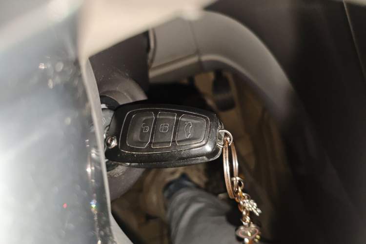Used Ford Mondeo 2011 2.3L Fashion Edition Vehicle Key